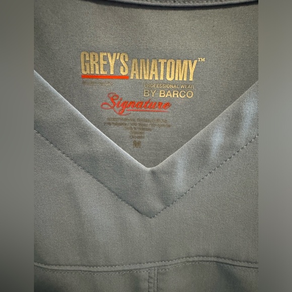 Grey’s Anatomy by Barco Signature Scrub Top Ciel Blue - Picture 2 of 4